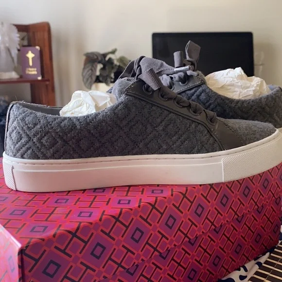 Tory Burch Marion Quilted Lace-Up SNEAKER - Picture 5 of 6